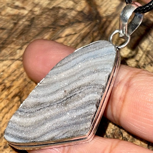 Gray Blister Solar Quartz Pendant 2 1/4” - Picture 8 of 11